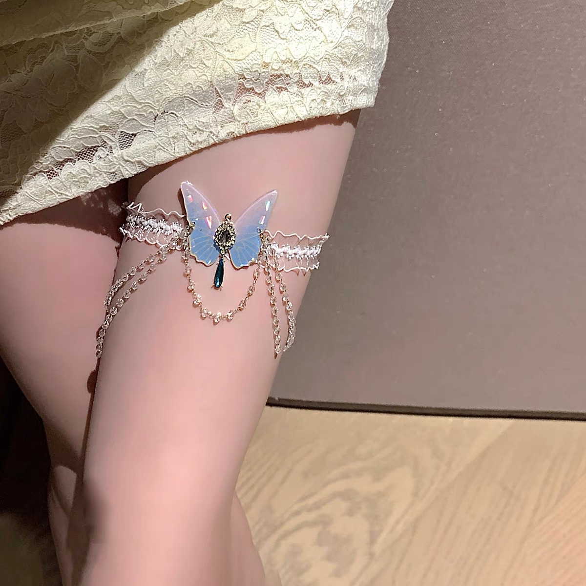 Modieuze vlinderpatroon elasti - Body Jewelry recensie en prijs