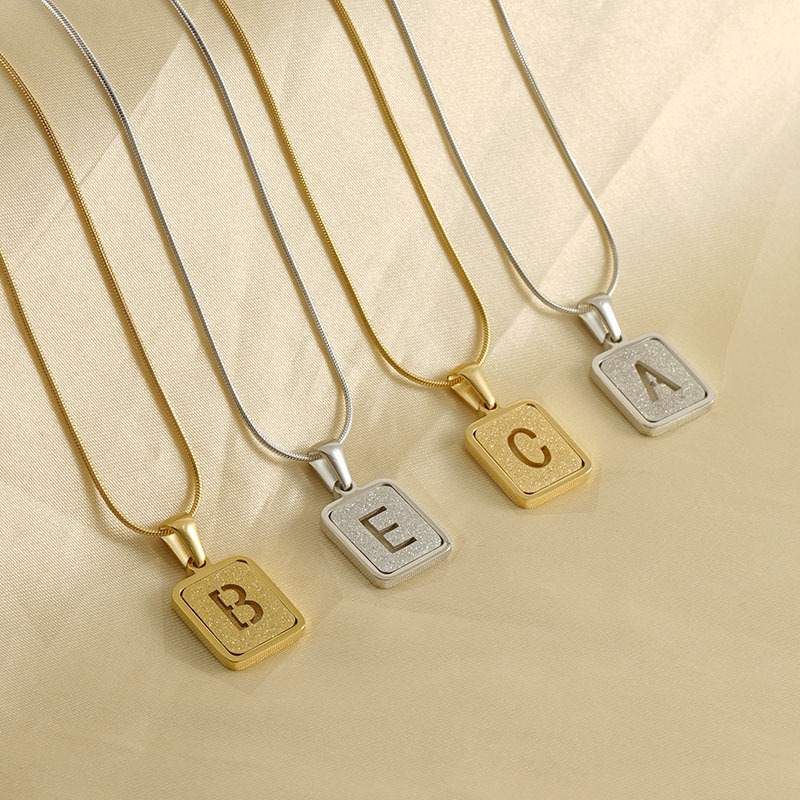 3 stks/zak Hoge Kwaliteit Kett - Initial Letter Necklace 18K Gold recensie en prijs